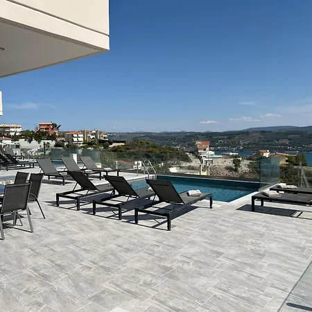 Theologos Views Θεολόγος