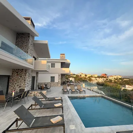 Theologos Views Θεολόγος